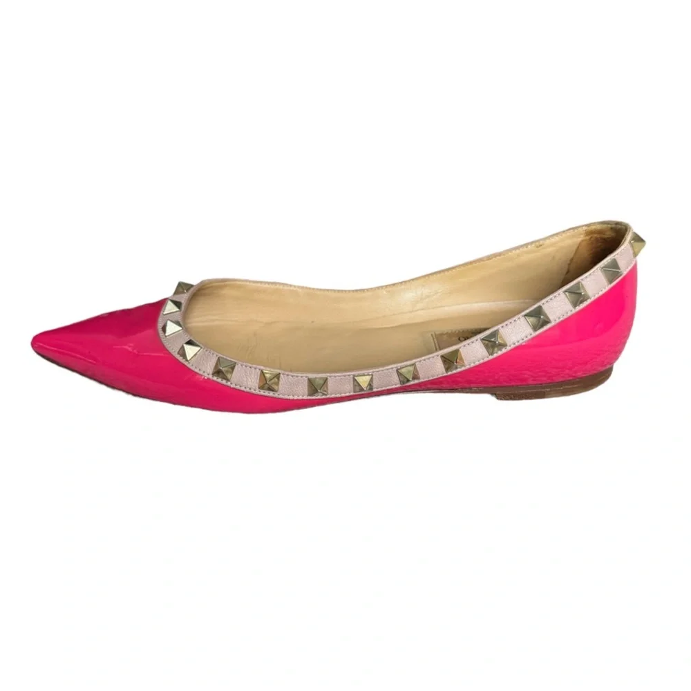 Valentino Pink and Gold Rockstud flat Patent Leather Pointed Toe Shoe size 7.5